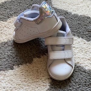 Stan Smith Velcro toddler sneakers size 6CK used